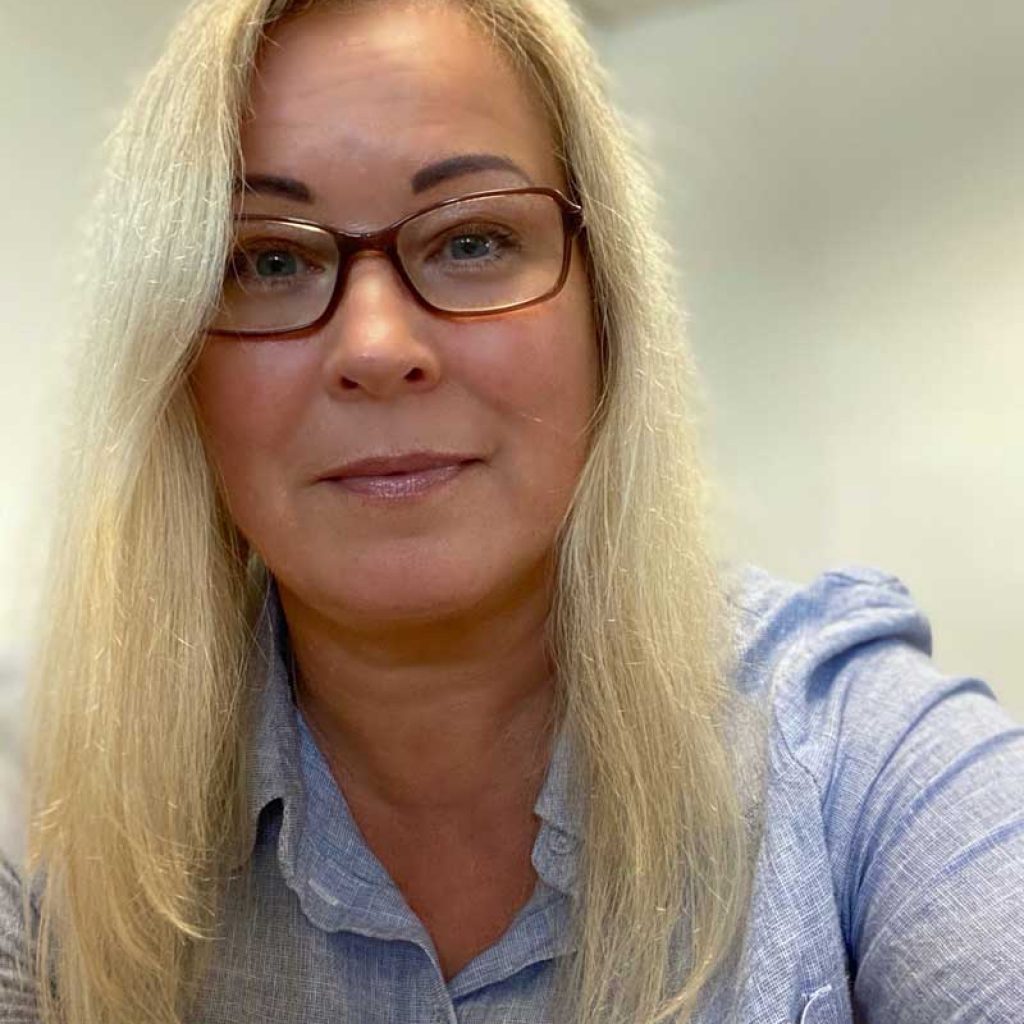 Madde-blue-shirt